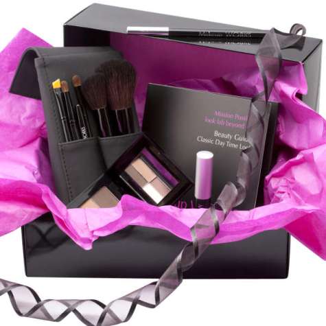 Gift your sister Makeup this Christmas