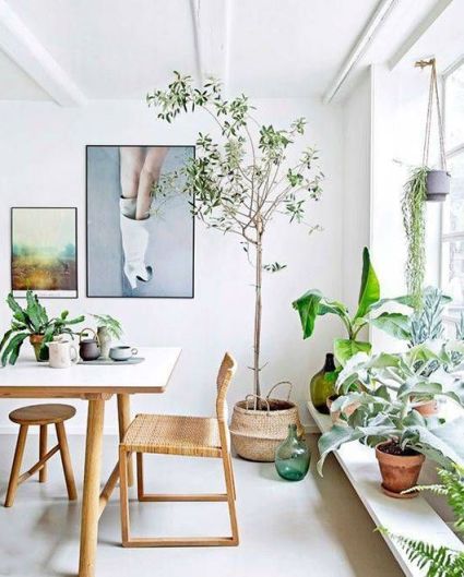 The Exuberant Green (Dining Room Decoration)