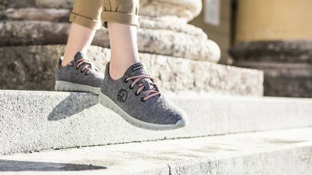 Woolen Runners as Valentine's Day Gifts for Girlfriend