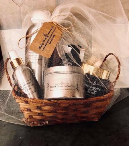 Beauty Basket as Valentine's Day Gifts for Girlfriend